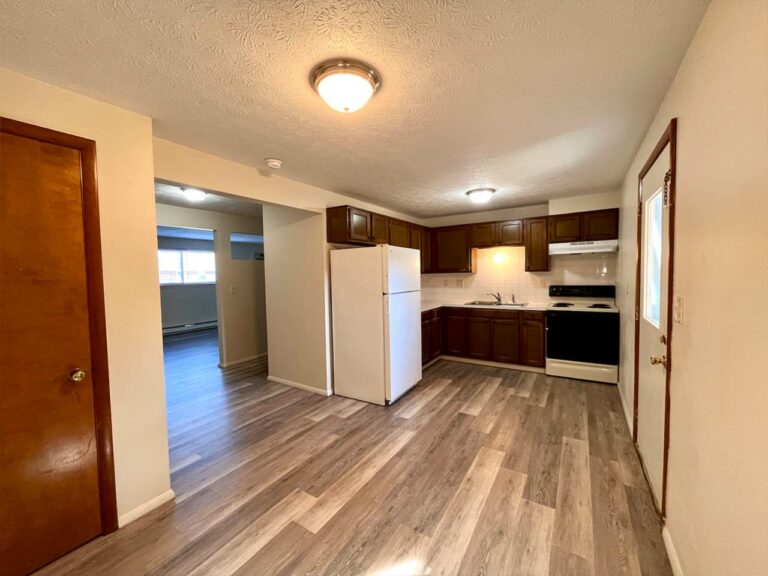 Jennings Avenue Apartments - apartment interior dining area and kitchen