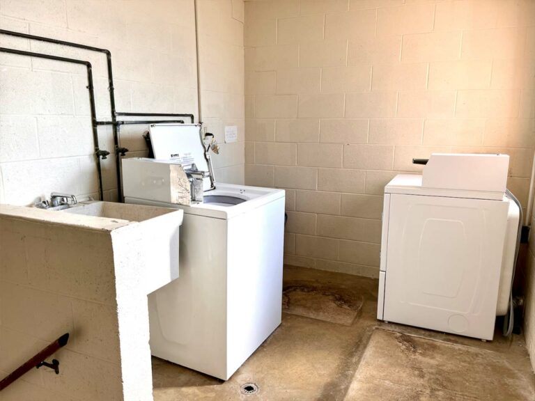 Jennings Avenue Apartments - laundry facility