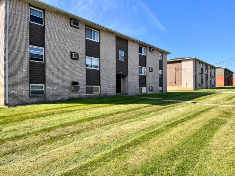 Jennings Avenue Apartments - property exterior